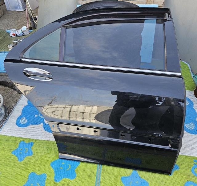 ベンツ W220 AMG S55L リアドア 右 中古 商品です < 自動車/バイク ベンツ W220 AMG S55L リアドア 右 中古 商品です < 自動車/バイク