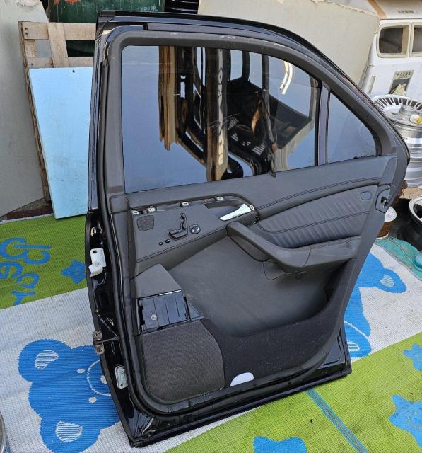 ベンツ W220 AMG S55L リアドア 右 中古 商品です < 自動車/バイク ベンツ W220 AMG S55L リアドア 右 中古 商品です < 自動車/バイク