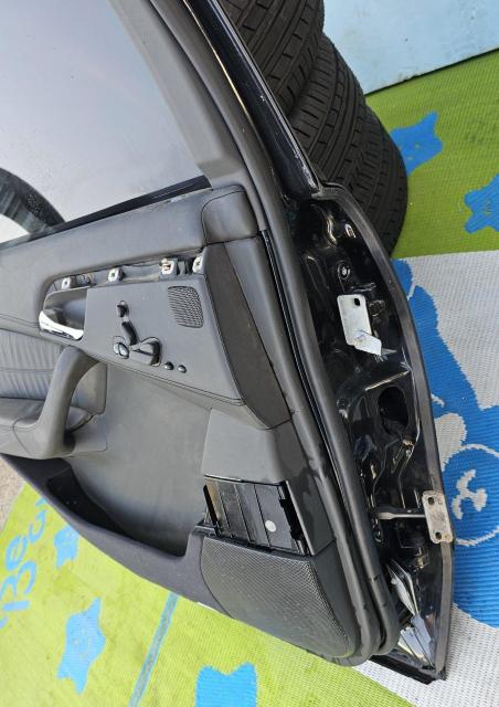 ベンツ W220 AMG S55L リアドア 右 中古 商品です < 自動車/バイク ベンツ W220 AMG S55L リアドア 右 中古 商品です < 自動車/バイク