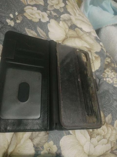 �g�p������ iPhone�p�蒠�^�P�[�X �u���b�N �J�[�h���[�t�� ����  �� �A�j��/�R�~�b�N/�L�����N�^�[�� 