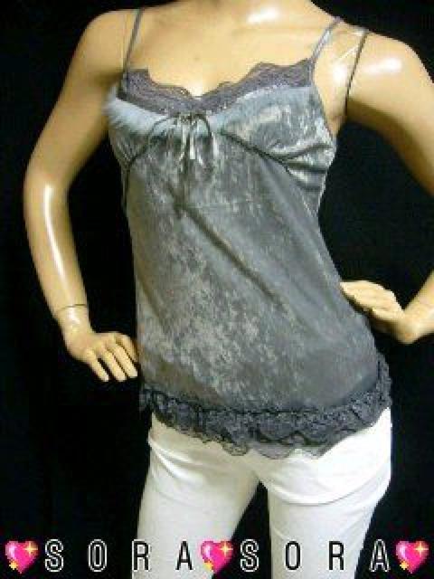 可愛い♪光沢感 胸元ラビットファー&刺繍フリルレース 裾フリルレース ベロアキャミソール グレー < 女性ファッション  可愛い♪光沢感 胸元ラビットファー&刺繍フリルレース 裾フリルレース ベロアキャミソール グレー  < 女性ファッションの