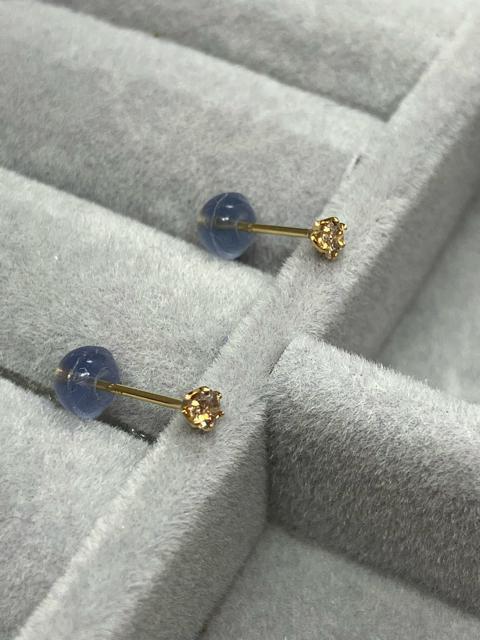 即決 K18 0.05 ダイヤモンド ゴールド ピアス < 女性アクセサリー/時計  即決 K18 0.05 ダイヤモンド ゴールド ピアス < 女性アクセサリー/時計の