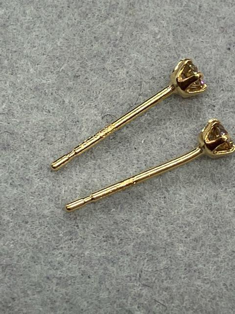 即決 K18 0.05 ダイヤモンド ゴールド ピアス < 女性アクセサリー/時計  即決 K18 0.05 ダイヤモンド ゴールド ピアス < 女性アクセサリー/時計の