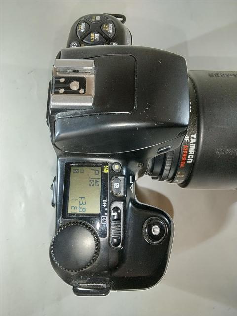 Nikon F-601 + �I�}�P �^������ 28-200mm