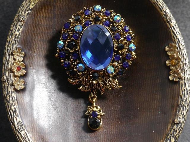 新品アンティーク調ゆらゆらドロップ青系ストーンゴシックブローチ  < 女性アクセサリー/時計  新品アンティーク調ゆらゆらドロップ青系ストーンゴシックブローチ  < 女性アクセサリー/時計の