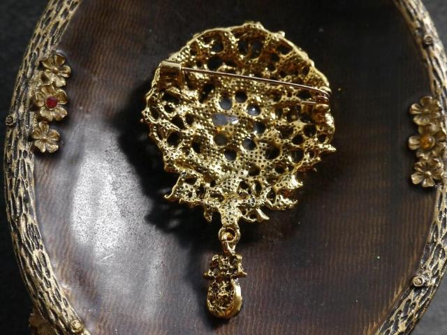 新品アンティーク調ゆらゆらドロップ青系ストーンゴシックブローチ  < 女性アクセサリー/時計  新品アンティーク調ゆらゆらドロップ青系ストーンゴシックブローチ  < 女性アクセサリー/時計の