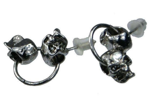 リング通しスカルピアス ドクロ ガイコツ 立体的 シルバーカラー ダブル パンクロック バンド ヘビメタ 両耳 かっこいい < 男性アクセサリー/時計  リング通しスカルピアス ドクロ ガイコツ 立体的 シルバーカラー ダブル パンクロック バンド ヘビメタ 両耳 かっこいい  < 男性アクセサリー/時計の