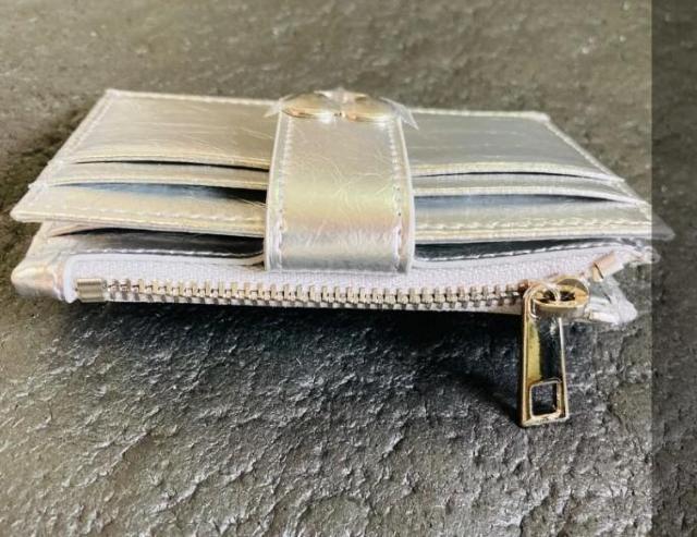 【新品】【韓国現地購入】【正規品】fennec フェネック 財布 カードケース 小銭入れ ハート シルバー < 女性ファッション 【新品】【韓国現地購入】【正規品】fennec フェネック 財布 カードケース 小銭入れ ハート シルバー < 女性ファッションの