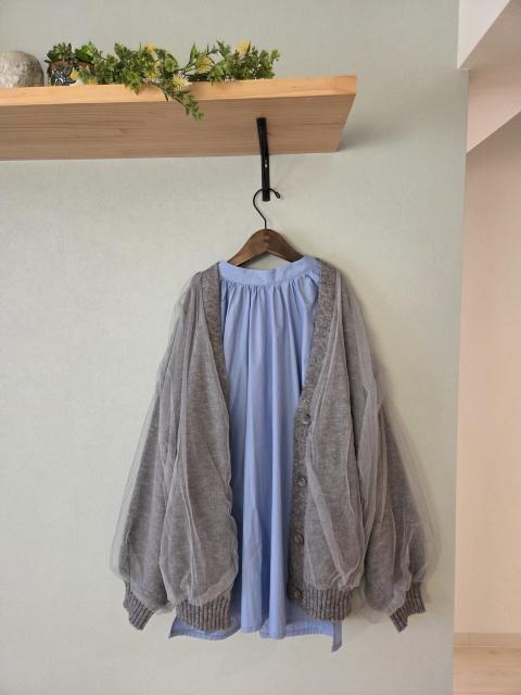LOUERカーディガン★チュール重ねのグレーカーディガン/新品♪ < 女性ファッション LOUERカーディガン★チュール重ねのグレーカーディガン/新品♪ < 女性ファッションの