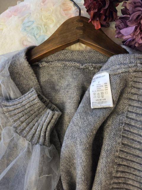 LOUERカーディガン★チュール重ねのグレーカーディガン/新品♪ < 女性ファッション LOUERカーディガン★チュール重ねのグレーカーディガン/新品♪ < 女性ファッションの