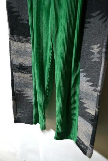 新品 チャイハネ ネティロパンツ 9分丈 グリーン フリーサイズ メンズ ボトムス 秋冬 オルテガ柄 コーデュロイ 刺繍 未使用 < ブランド 新品 チャイハネ ネティロパンツ 9分丈 グリーン フリーサイズ メンズ ボトムス 秋冬 オルテガ柄 コーデュロイ 刺繍 未使用 < ブランドの