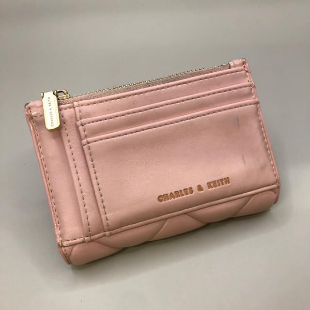即決 CHARLES&KEITH 二つ折り財布 < ブランド  即決 CHARLES&KEITH 二つ折り財布 < ブランドの