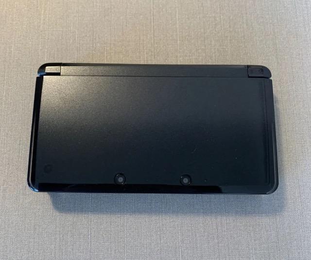 Nintendo CV3DS { 