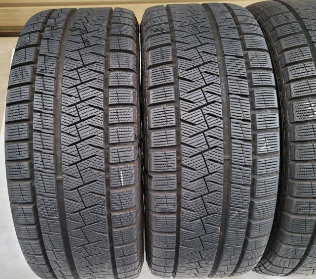 レクサス GS 450h 前期 純正 18インチ8j +45 5穴/114.3スタッドレスタイヤ付き4本セットピレリ ICE ZE < 自動車/バイク レクサス GS 450h 前期 純正 18インチ8j +45 5穴/114.3スタッドレスタイヤ付き4本セットピレリ ICE ZE < 自動車/バイク