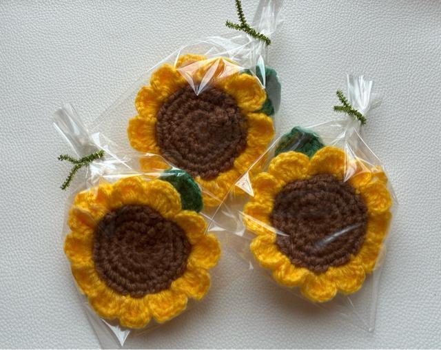 ハンドメイド アクリルたわし 抗菌防臭 ビタミンカラーのひまわり♪ プレゼント バザー < 女性ファッション ハンドメイド アクリルたわし 抗菌防臭 ビタミンカラーのひまわり♪ プレゼント バザー < 女性ファッションの