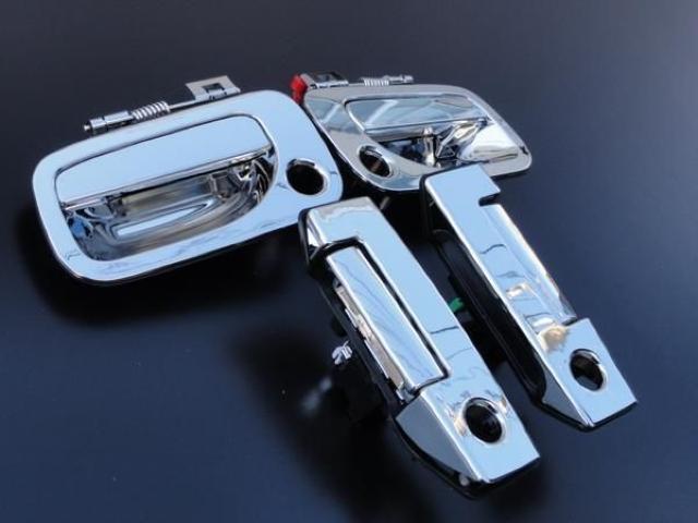 日産 キャラバン E25 メッキドアハンドル 5DR 交換タイプ(リア鍵穴2個) < 自動車/バイク 日産 キャラバン E25 メッキドアハンドル 5DR 交換タイプ(リア鍵穴2個) < 自動車/バイク