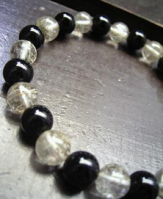 8ミリ玉オニキスxルチルクォーツブレスレット < 女性アクセサリー/時計 8ミリ玉オニキスxルチルクォーツブレスレット < 女性アクセサリー/時計の