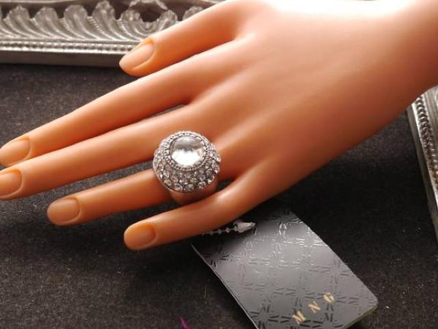 新品 MANGO アンティーク調ゴシックストーンリング指輪 15号 < 女性アクセサリー/時計 新品 MANGO アンティーク調ゴシックストーンリング指輪 15号 < 女性アクセサリー/時計の