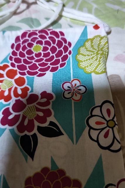 ★処分品★新品白×若緑矢絣花和柄ナナメ掛巾着袋 < キッズ/ベビー  ★処分品★新品白×若緑矢絣花和柄ナナメ掛巾着袋 < キッズ/ベビーの