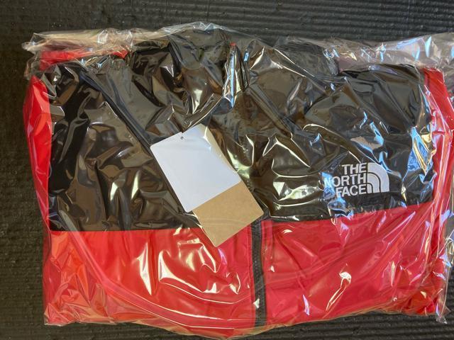 【新品】THE NORTH FACE ダウンジャケット メンズ Nuptse Jacket ND92555 レッド ※サイズM < ブランド 【新品】THE NORTH FACE ダウンジャケット メンズ Nuptse Jacket ND92555 レッド ※サイズM < ブランドの