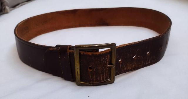 茶革 金バックル 太ベルト ヴィンテージ ウエスト66〜80cm 細見え 難あり < 女性ファッション 茶革 金バックル 太ベルト ヴィンテージ ウエスト66〜80cm 細見え 難あり < 女性ファッションの