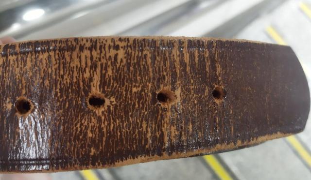 茶革 金バックル 太ベルト ヴィンテージ ウエスト66〜80cm 細見え 難あり < 女性ファッション 茶革 金バックル 太ベルト ヴィンテージ ウエスト66〜80cm 細見え 難あり < 女性ファッションの