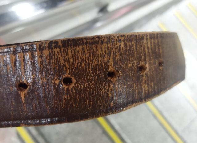 茶革 金バックル 太ベルト ヴィンテージ ウエスト66〜80cm 細見え 難あり < 女性ファッション 茶革 金バックル 太ベルト ヴィンテージ ウエスト66〜80cm 細見え 難あり < 女性ファッションの