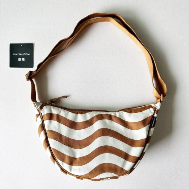 UNIQLOユニクロ★marimekkoマリメッコ★ラウンドミニショルダーバッグ★カーキ色★男女兼用ユニセックス < ブランド UNIQLOユニクロ★marimekkoマリメッコ★ラウンドミニショルダーバッグ★カーキ色★男女兼用ユニセックス < ブランドの