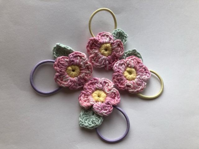 ハンドメイド ヘアゴム ピンクのお花 コットン < 女性ファッション  ハンドメイド ヘアゴム ピンクのお花 コットン < 女性ファッションの