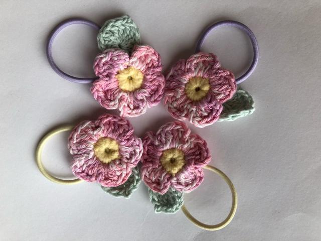 ハンドメイド ヘアゴム ピンクのお花 コットン < 女性ファッション  ハンドメイド ヘアゴム ピンクのお花 コットン < 女性ファッションの
