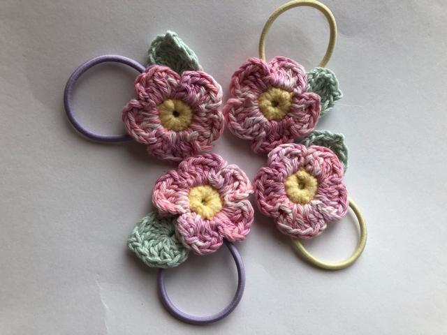 ハンドメイド ヘアゴム ピンクのお花 コットン < 女性ファッション  ハンドメイド ヘアゴム ピンクのお花 コットン < 女性ファッションの