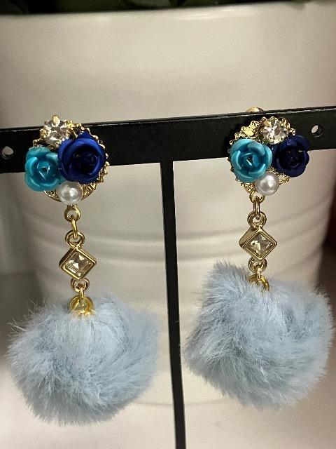ハンドメイド ファーボール イヤリング < 女性ファッション ハンドメイド ファーボール イヤリング < 女性ファッションの