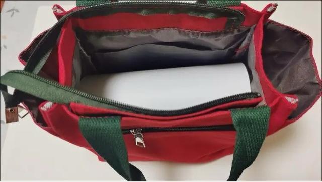 【スターバックス海外限定】スタバ トートバック ハンドバッグ小物入れ 赤 < 女性ファッション  【スターバックス海外限定】スタバ トートバック ハンドバッグ小物入れ 赤 < 女性ファッションの