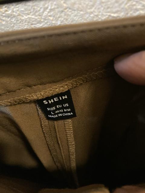 L未使用SHEINからしテーパードパンツ < 女性ファッション L未使用SHEINからしテーパードパンツ < 女性ファッションの