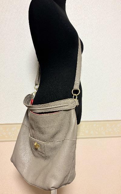 Beaure ビュレ 2 WAY ショルダーバッグ グレージュ 本革 < 女性ファッション Beaure ビュレ 2 WAY ショルダーバッグ グレージュ 本革 < 女性ファッションの