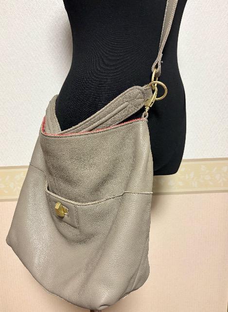 Beaure ビュレ 2 WAY ショルダーバッグ グレージュ 本革 < 女性ファッション Beaure ビュレ 2 WAY ショルダーバッグ グレージュ 本革 < 女性ファッションの