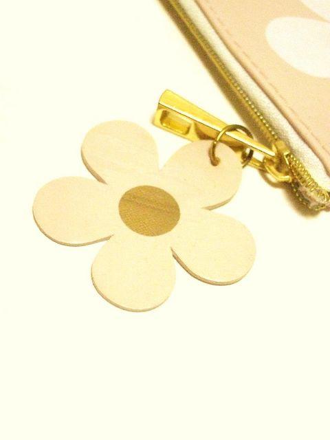 ☆MARC JACOBS DAISY☆マークジェイコブスデイジー☆フラワービッグポーチ☆ < ブランド  ☆MARC JACOBS DAISY☆マークジェイコブスデイジー☆フラワービッグポーチ☆ < ブランドの