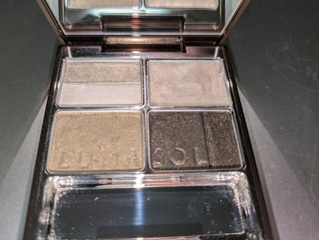 ルナソルLUNASOL美品モデリンググロッシーアイズ#02soft khakiカーキベージュ4色パレットアイシャドウアイカラー < ブランド ルナソルLUNASOL美品モデリンググロッシーアイズ#02soft khakiカーキベージュ4色パレットアイシャドウアイカラー < ブランドの