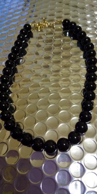 黒のパールネックレス < 女性アクセサリー/時計 黒のパールネックレス < 女性アクセサリー/時計の