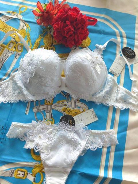 Wacoal/ワコール/salute/サルート/98G/ヴィクトリア/F70&ソングTバックショーツ/M/ウェディングシリーズ < 女性ファッション  Wacoal/ワコール/salute/サルート/98G/ヴィクトリア/F70&ソングTバックショーツ/M/ウェディングシリーズ < 女性ファッションの