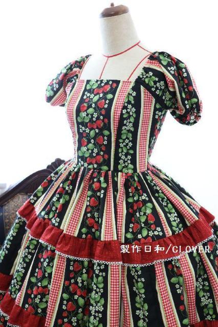 苺柄ワンピース S~Mサイズ < 女性ファッション  苺柄ワンピース S~Mサイズ < 女性ファッションの
