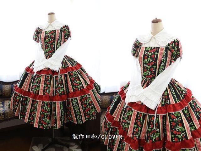 苺柄ワンピース S~Mサイズ < 女性ファッション  苺柄ワンピース S~Mサイズ < 女性ファッションの