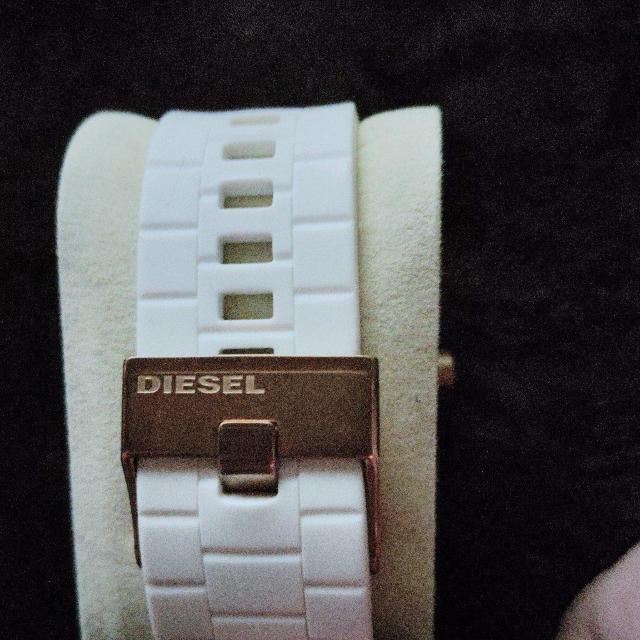 DESEL D2-1572�z���C�g?�s���N�S�[���h