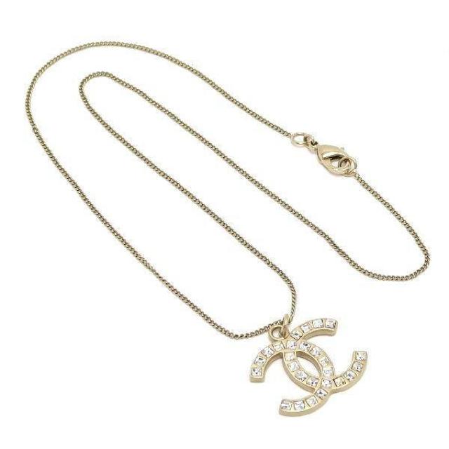 ◆ 本物 新品同様 ◆ CHANEL シャネル ネックレス マットゴールド ココマーク ラインストーン 保存袋 人気 A41302 < ブランド  ◆ 本物 新品同様 ◆ CHANEL シャネル ネックレス マットゴールド ココマーク ラインストーン 保存袋 人気 A41302 < ブランドの