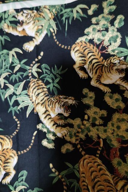 ★新柄黒×松と竹林と虎金彩和柄給食巾着袋&ランチョンマット2点セット < キッズ/ベビー  ★新柄黒×松と竹林と虎金彩和柄給食巾着袋&ランチョンマット2点セット < キッズ/ベビーの