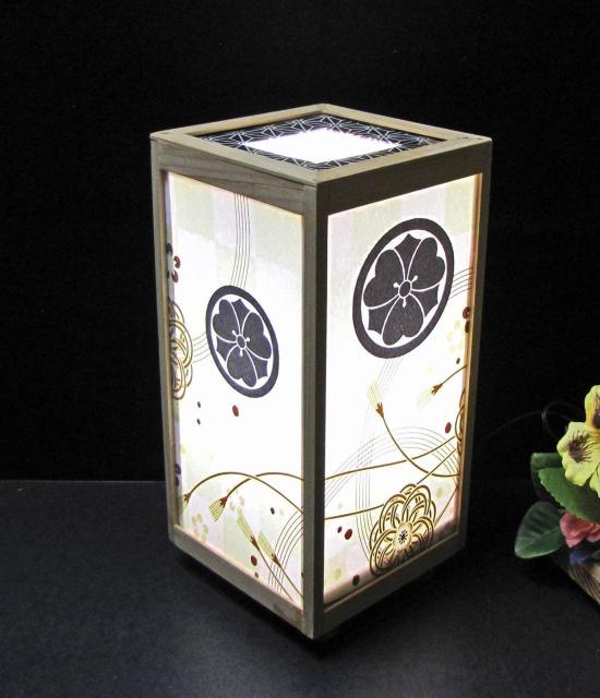 ★家紋の宿り木=「丸に剣片喰」(家紋変更可)/至福の明り・温もりのひととき/LED・檜枠造・フイルム加工・軽量/ < 家電/AV  ★家紋の宿り木=「丸に剣片喰」(家紋変更可)/至福の明り・温もりのひととき/LED・檜枠造・フイルム加工・軽量/ < 家電/AVの