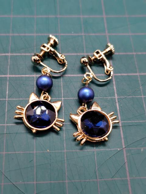 猫フェイスイヤリング・青 < 女性ファッション 猫フェイスイヤリング・青 < 女性ファッションの