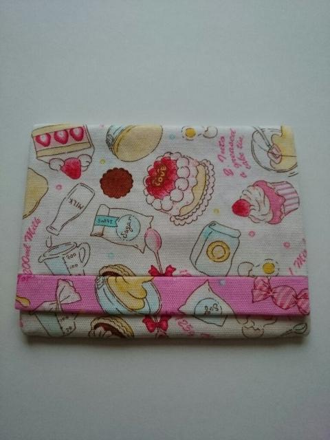 ハンドメイド☆カバー付きティッシュケース★収納ポケット付き☆スイーツ柄★ < 女性ファッション  ハンドメイド☆カバー付きティッシュケース★収納ポケット付き☆スイーツ柄★ < 女性ファッションの