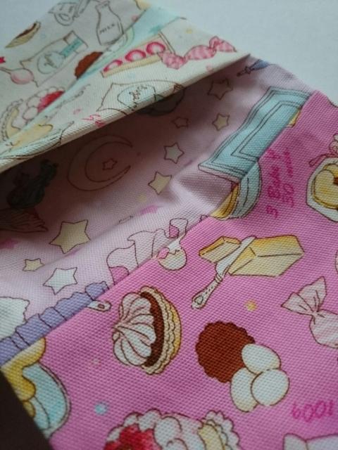 ハンドメイド☆カバー付きティッシュケース★収納ポケット付き☆スイーツ柄★ < 女性ファッション  ハンドメイド☆カバー付きティッシュケース★収納ポケット付き☆スイーツ柄★ < 女性ファッションの