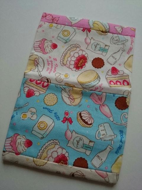 ハンドメイド☆カバー付きティッシュケース★収納ポケット付き☆スイーツ柄★ < 女性ファッション  ハンドメイド☆カバー付きティッシュケース★収納ポケット付き☆スイーツ柄★ < 女性ファッションの